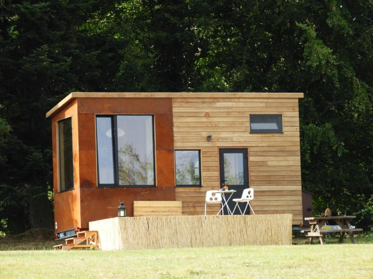 La Tiny Du Parc : Saint Symphorien Des Monts Vila Ernée Exterior foto